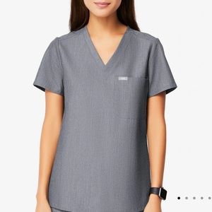 Figs Core Collection - Catarina One-Pocket Scrub Top in Graphite